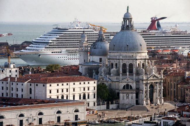 Venice threatened by cruise ship tourism